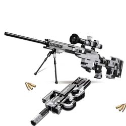 WOMA ARMABLE EQUIPO DE GUERRA 8 EN 1 C0172 657 PIEZAS
