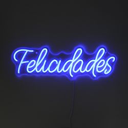 LETRERO ESTILO NEON FELICIDADES AZUL ERICO