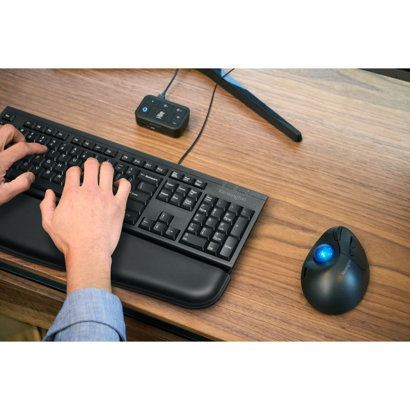 KENSINGTON-TECLADO-ALAMBRICO-ANTIDERRAME-FOR-LIFE-BLACK